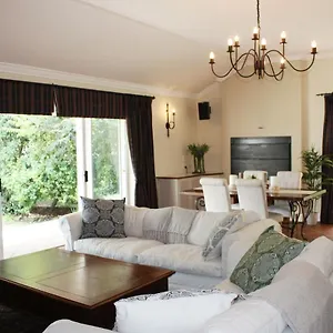 Camelot In Constantia Bed & Breakfast